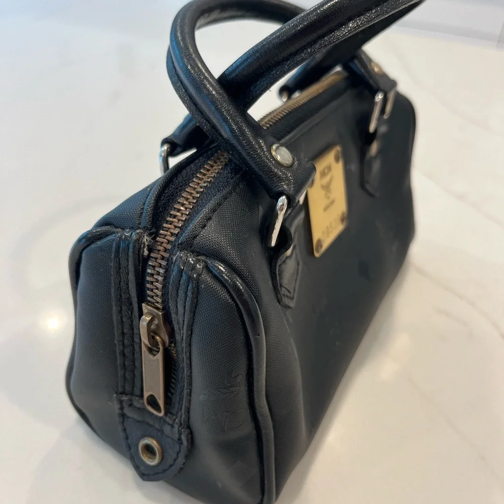 MCM leather mini bag vintage. - Picture 6 of 6